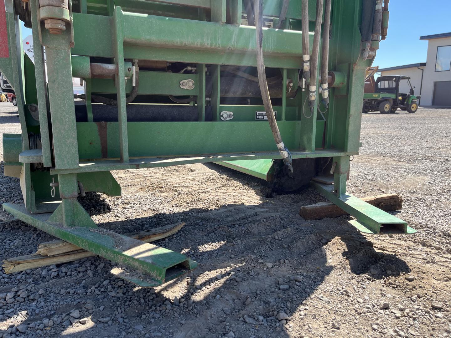 ./imagenes/INVOICE/2019/16848/MANIPULADOR DE PACAS DE ALGODON FRONTIER CM11 (12).JPG